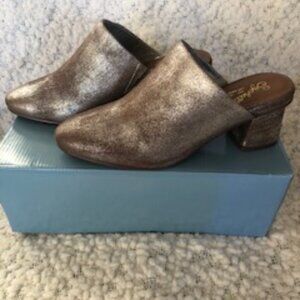 Seychelles Pewter Leather Mule size 6 NWB